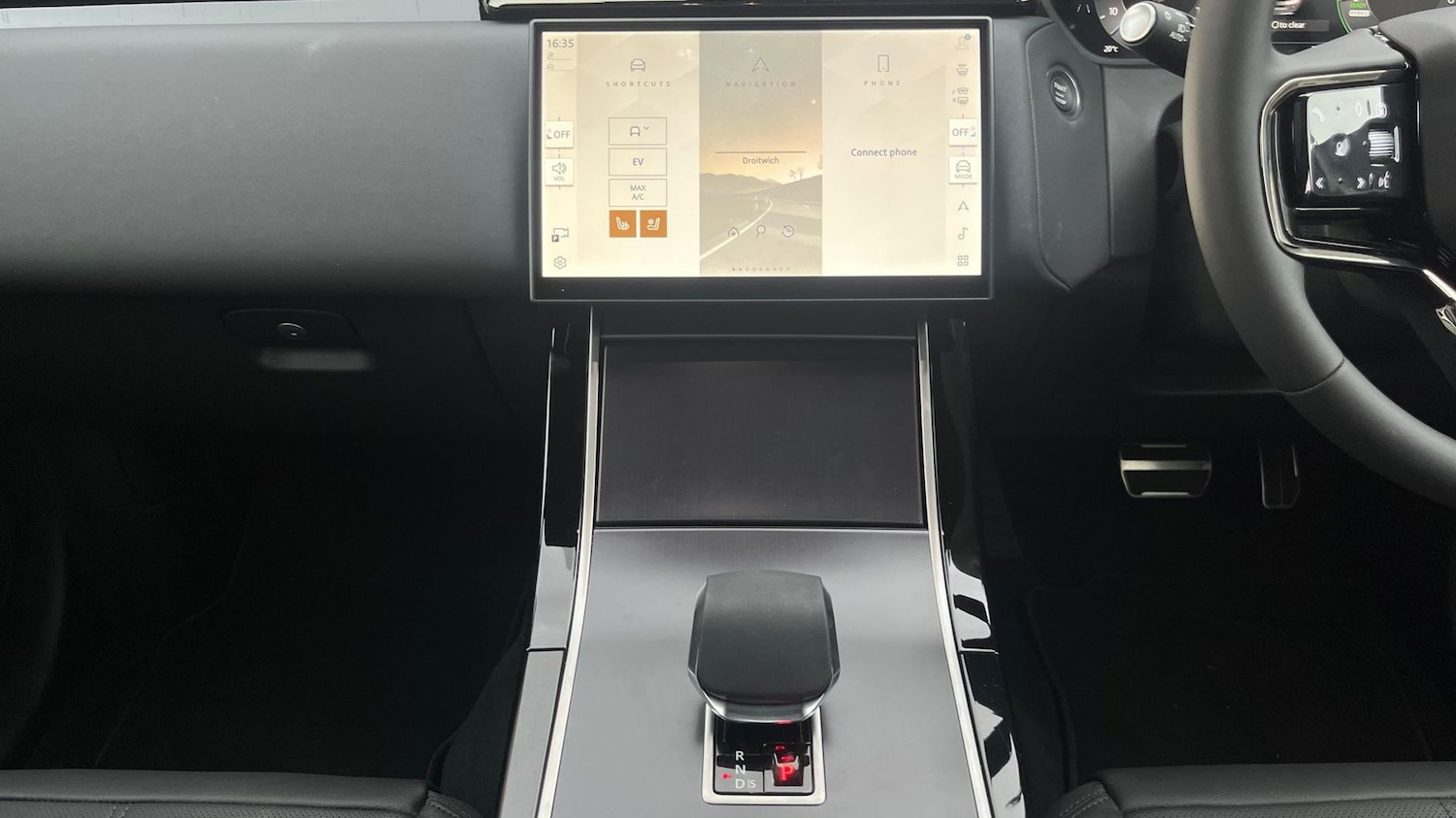 Used Land Rover Range Rover Velar 2025 for sale - 76123988: Photo 14