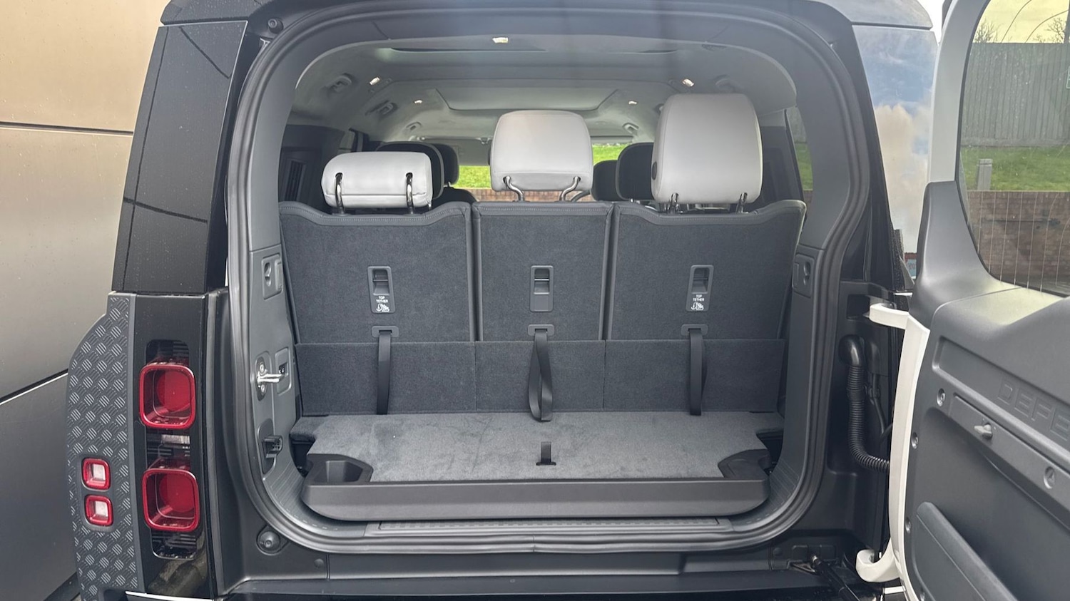 Used Land Rover Defender 2024 for sale - 77013462: Photo 10