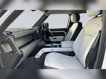 Used Land Rover Defender 2024 for sale - 77013462: Photo