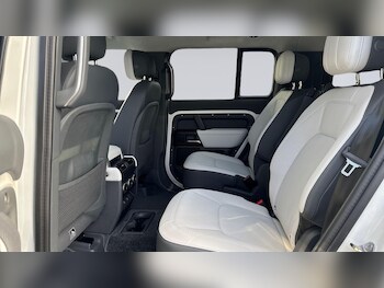 Used Land Rover Defender 2024 for sale - 77013462: Photo