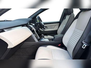 Used Land Rover Discovery Sport 2022 for sale - 78302500: Photo