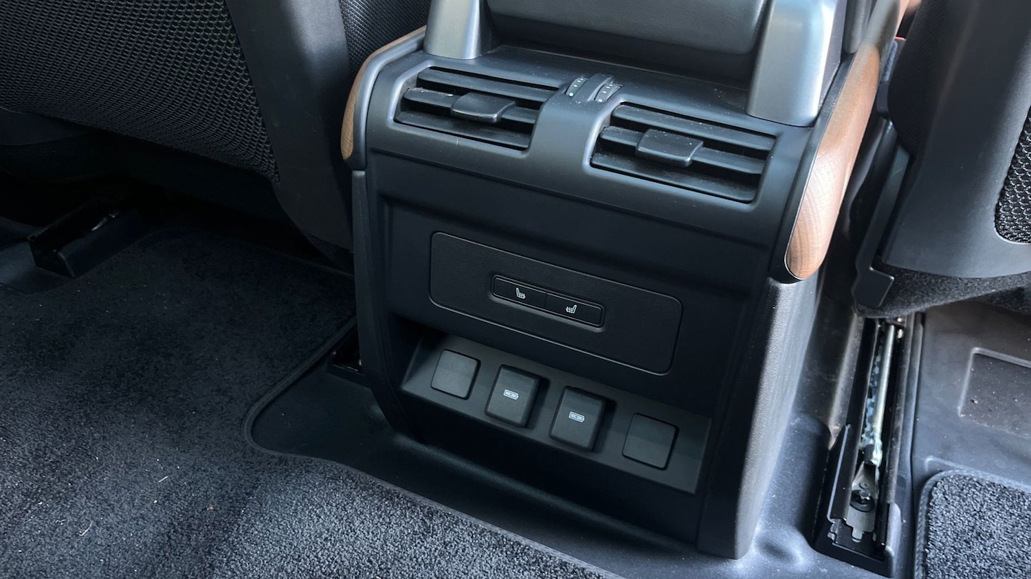 Used Land Rover Defender 2023 for sale - 77177449: Photo 18