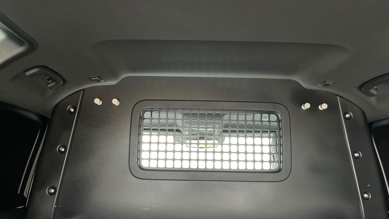 Used Land Rover Defender 2023 for sale - 76111087: Photo 18
