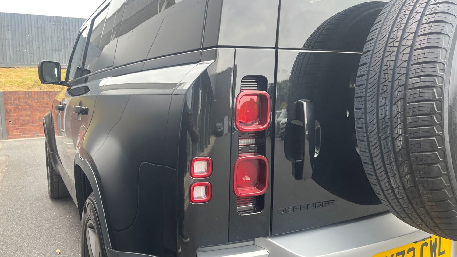 Used Land Rover Defender 2023 for sale - 76111087: Photo 19