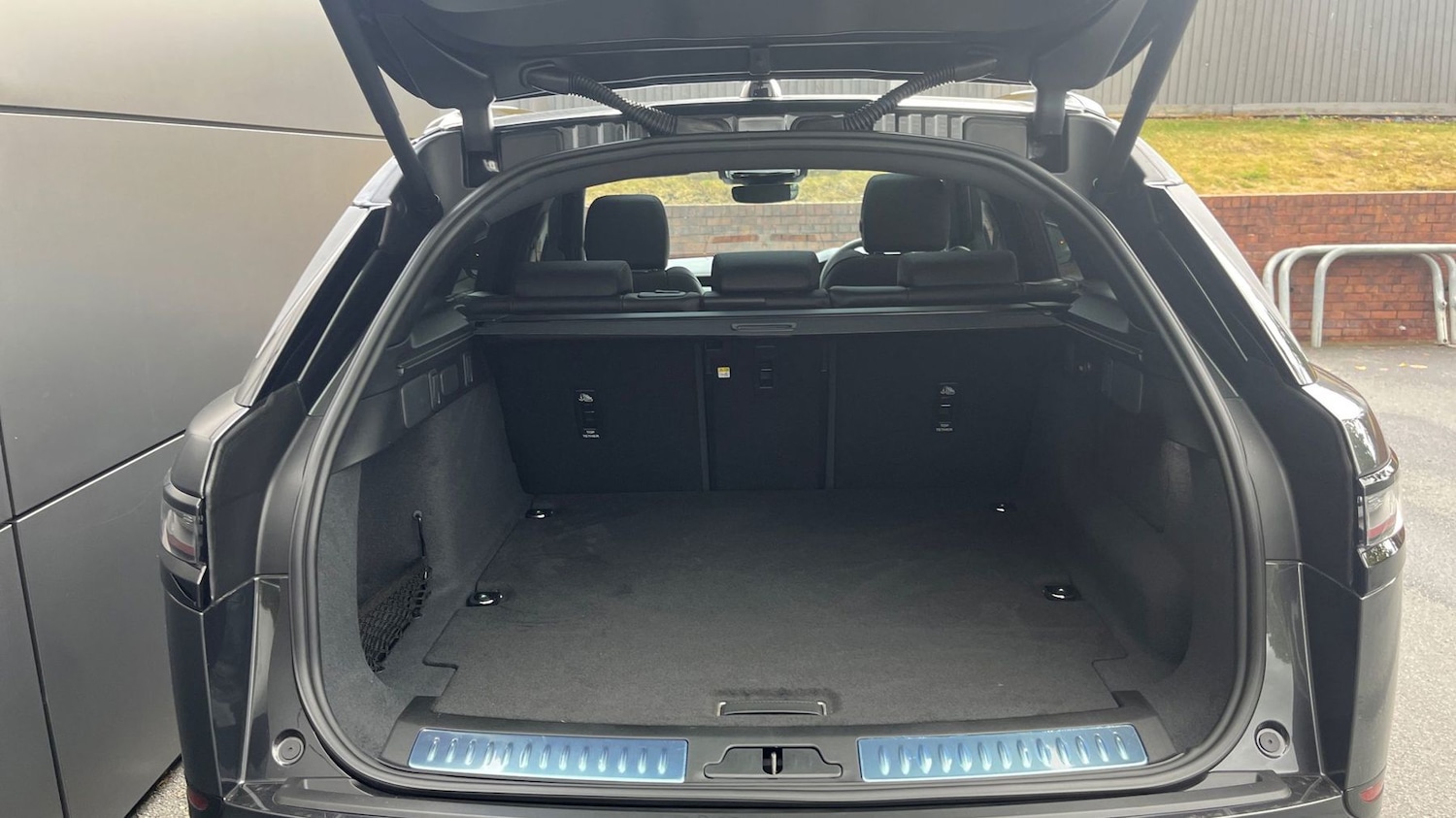 Used Land Rover Range Rover Velar 2025 for sale - 76400312: Photo 10