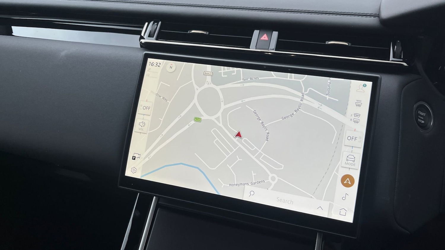 Used Land Rover Range Rover Velar 2025 for sale - 76400312: Photo 11