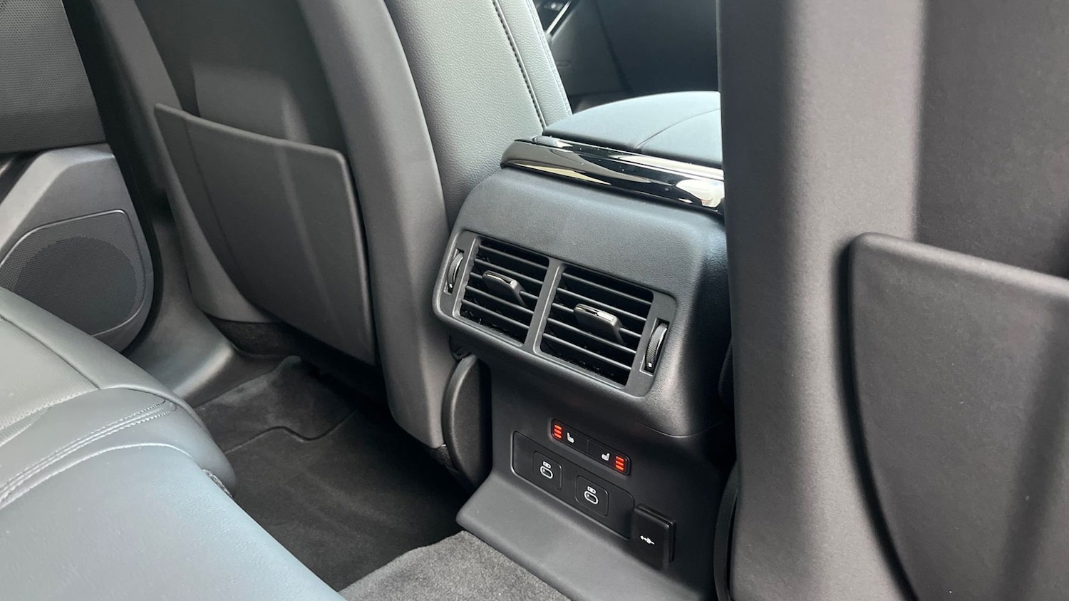 Used Land Rover Range Rover Velar 2025 for sale - 76400312: Photo 18