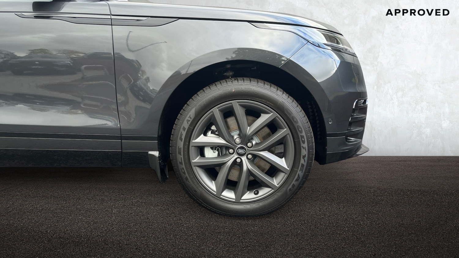 Used Land Rover Range Rover Velar 2025 for sale - 76400312: Photo 8