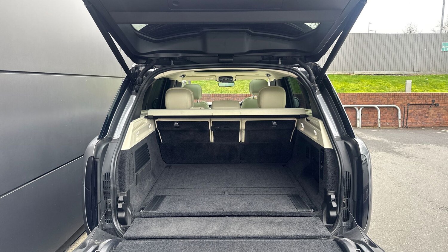 Used Land Rover Range Rover 2023 for sale - 77359913: Photo 10