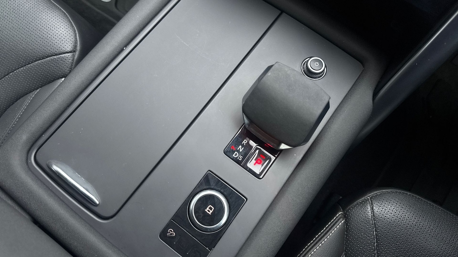 Used Land Rover Discovery 2023 for sale - 77307038: Photo 13