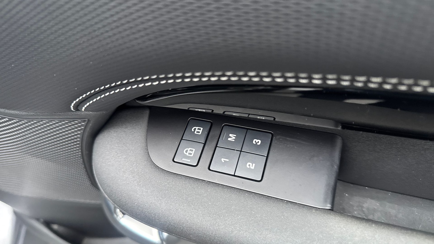 Used Land Rover Discovery 2023 for sale - 77307038: Photo 23