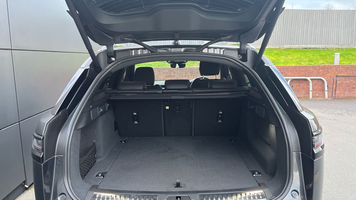 Used Land Rover Range Rover Velar 2025 for sale - 77480015: Photo 10