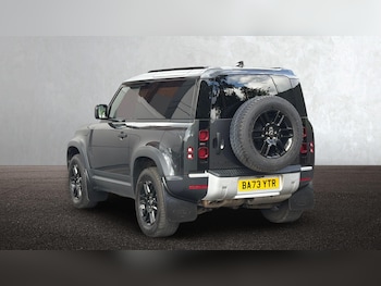 Used Land Rover Defender 90 2024 for sale - 78824078: Photo