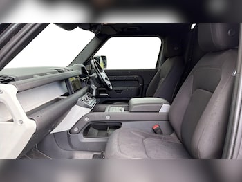 Used Land Rover Defender 90 2024 for sale - 78824078: Photo