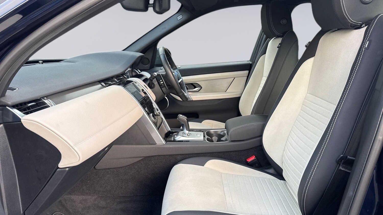 Used Land Rover Discovery Sport 2022 for sale - 77551535: Photo 3