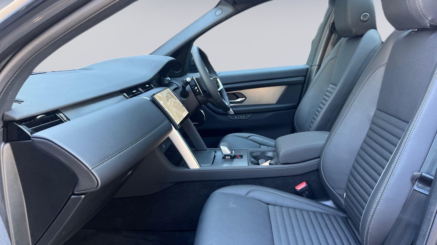 Used Land Rover Discovery Sport 2025 for sale - 76110639: Photo 3