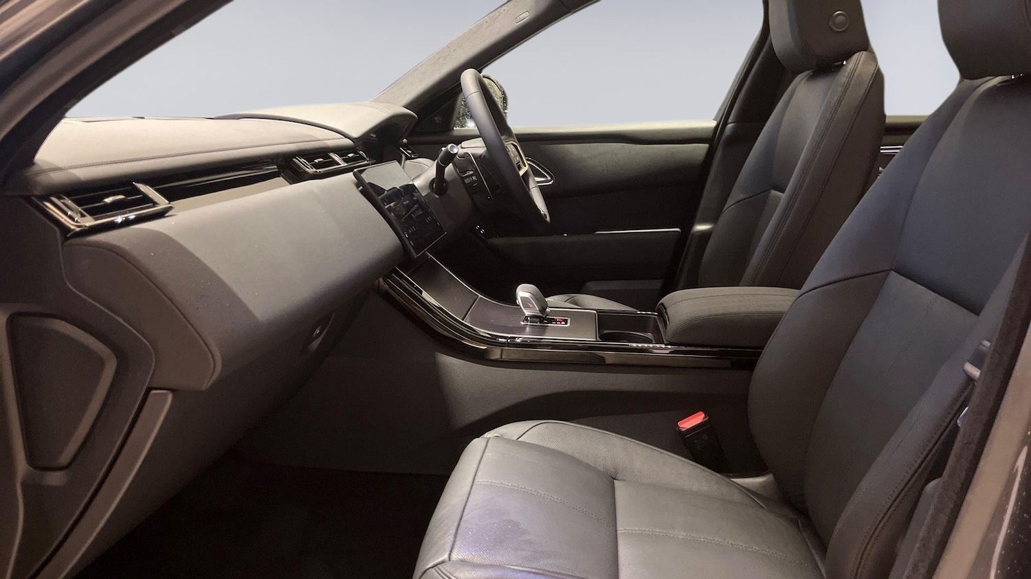 Used Land Rover Range Rover Velar 2025 for sale - 77176805: Photo 3