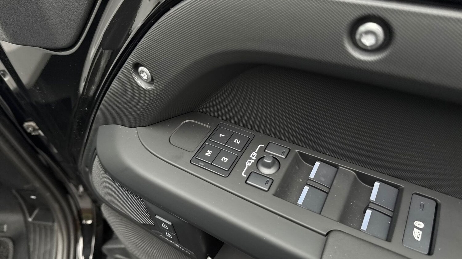 Used Land Rover Defender 2025 for sale - 77893606: Photo 25