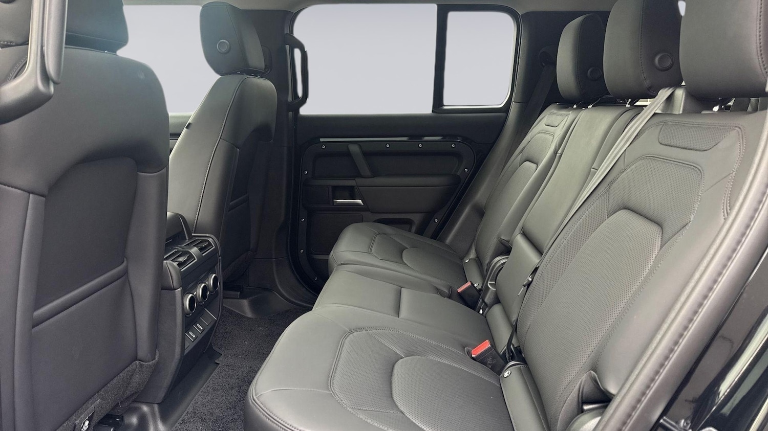 Used Land Rover Defender 2025 for sale - 77893606: Photo 4