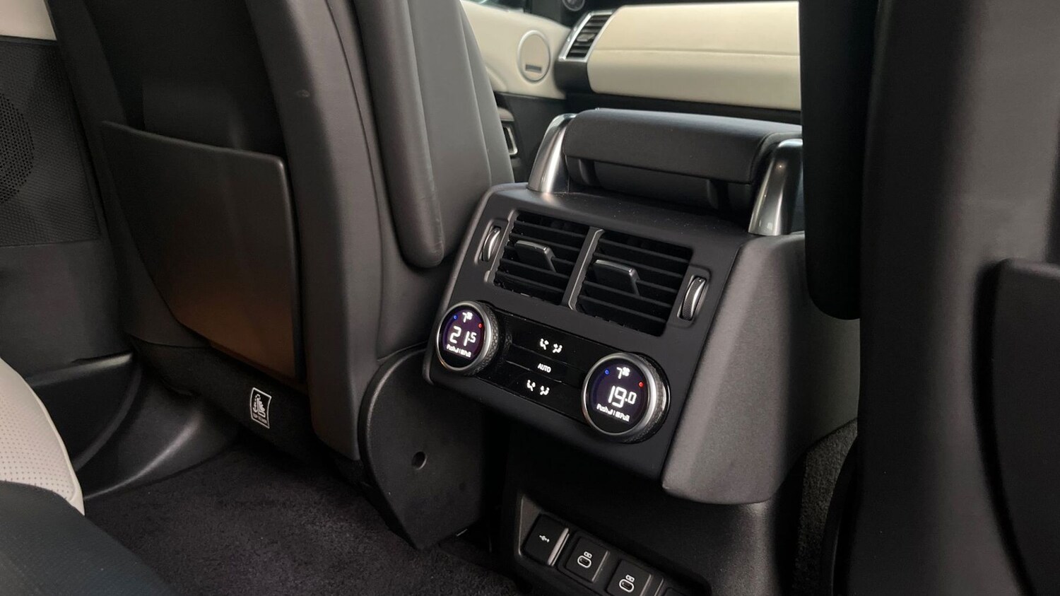 Used Land Rover Discovery 2022 for sale - 76434231: Photo 18