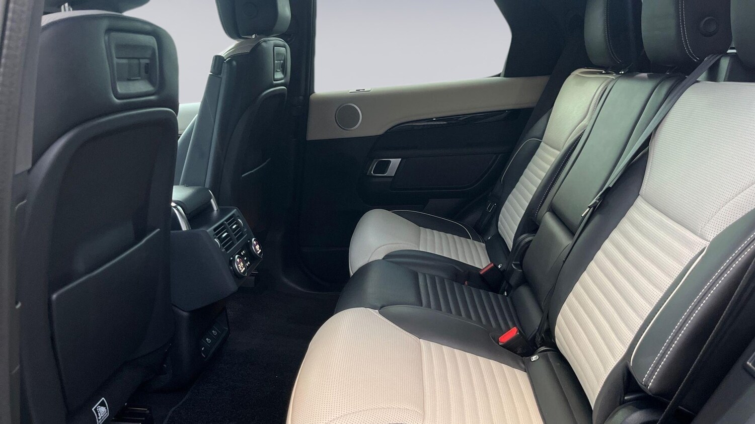 Used Land Rover Discovery 2022 for sale - 76434231: Photo 4