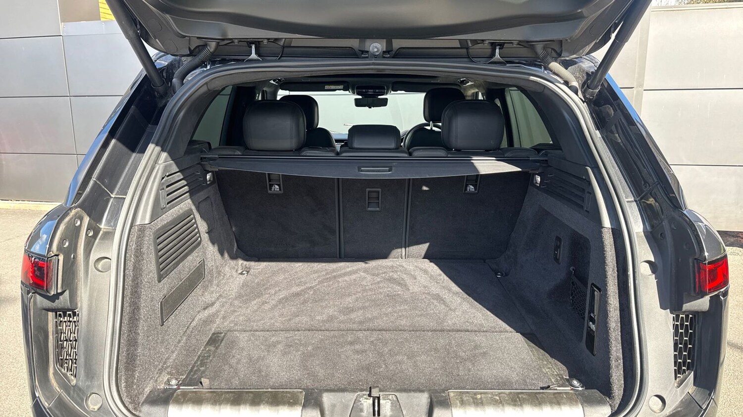 Used Land Rover Range Rover Sport 2024 for sale - 77910680: Photo 10