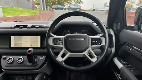 Used Land Rover Defender 2023 for sale - 76296982: Photo 15