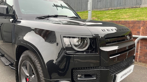 Used Land Rover Defender 2023 for sale - 76296982: Photo 17