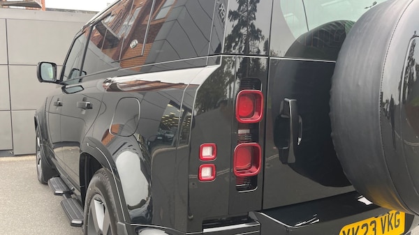 Used Land Rover Defender 2023 for sale - 76296982: Photo 19