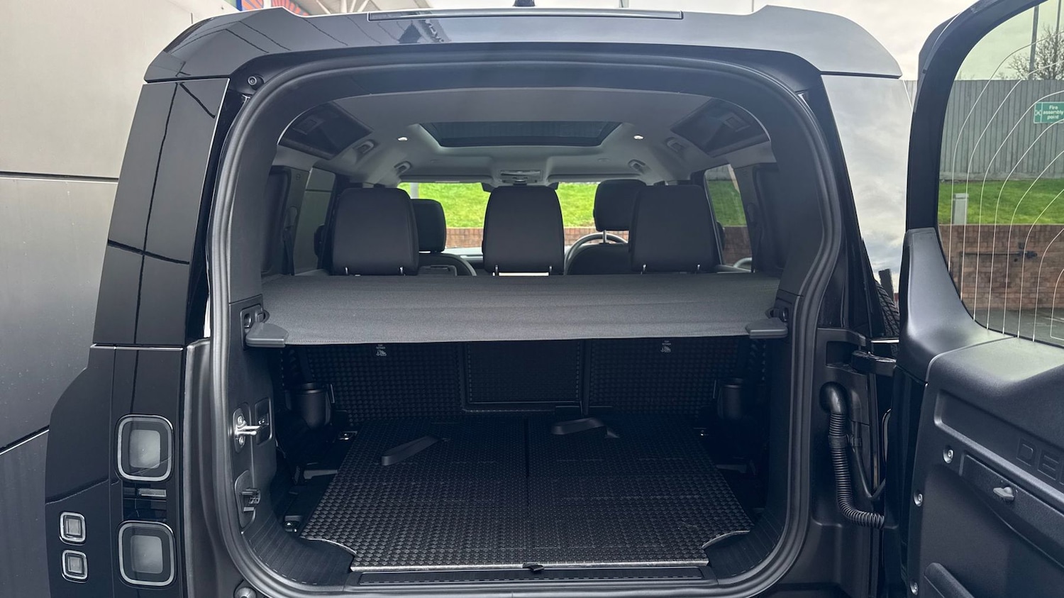 Used Land Rover Defender 2025 for sale - 77372482: Photo 10