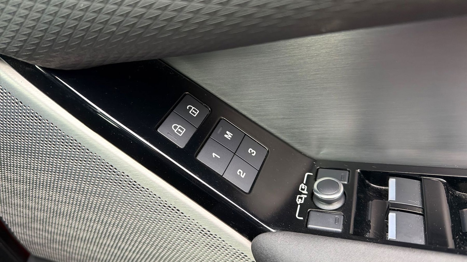 Used Land Rover Range Rover Velar 2023 for sale - 78206391: Photo 25