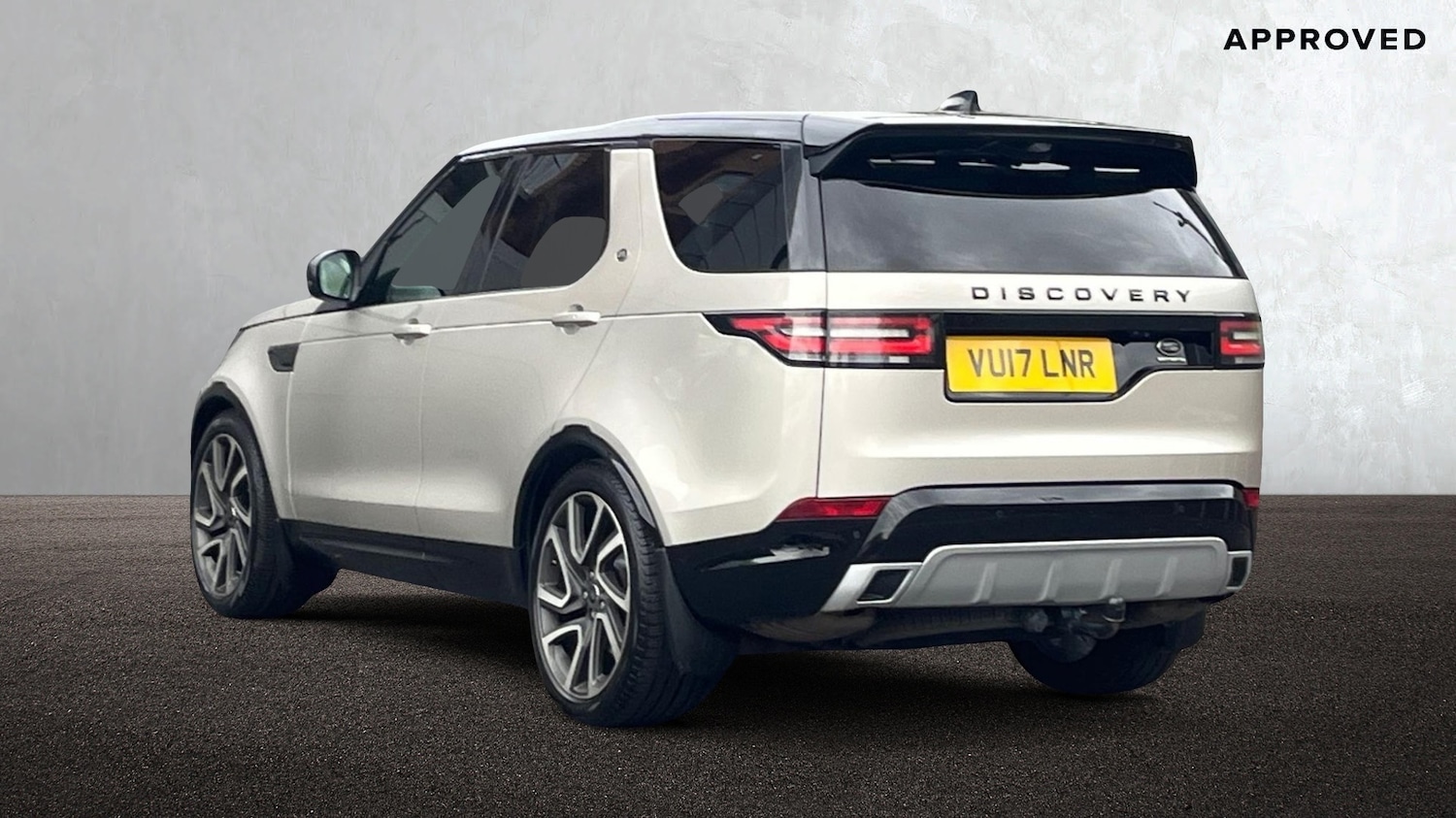 Used Land Rover Discovery 2017 for sale - 76296974: Photo 2