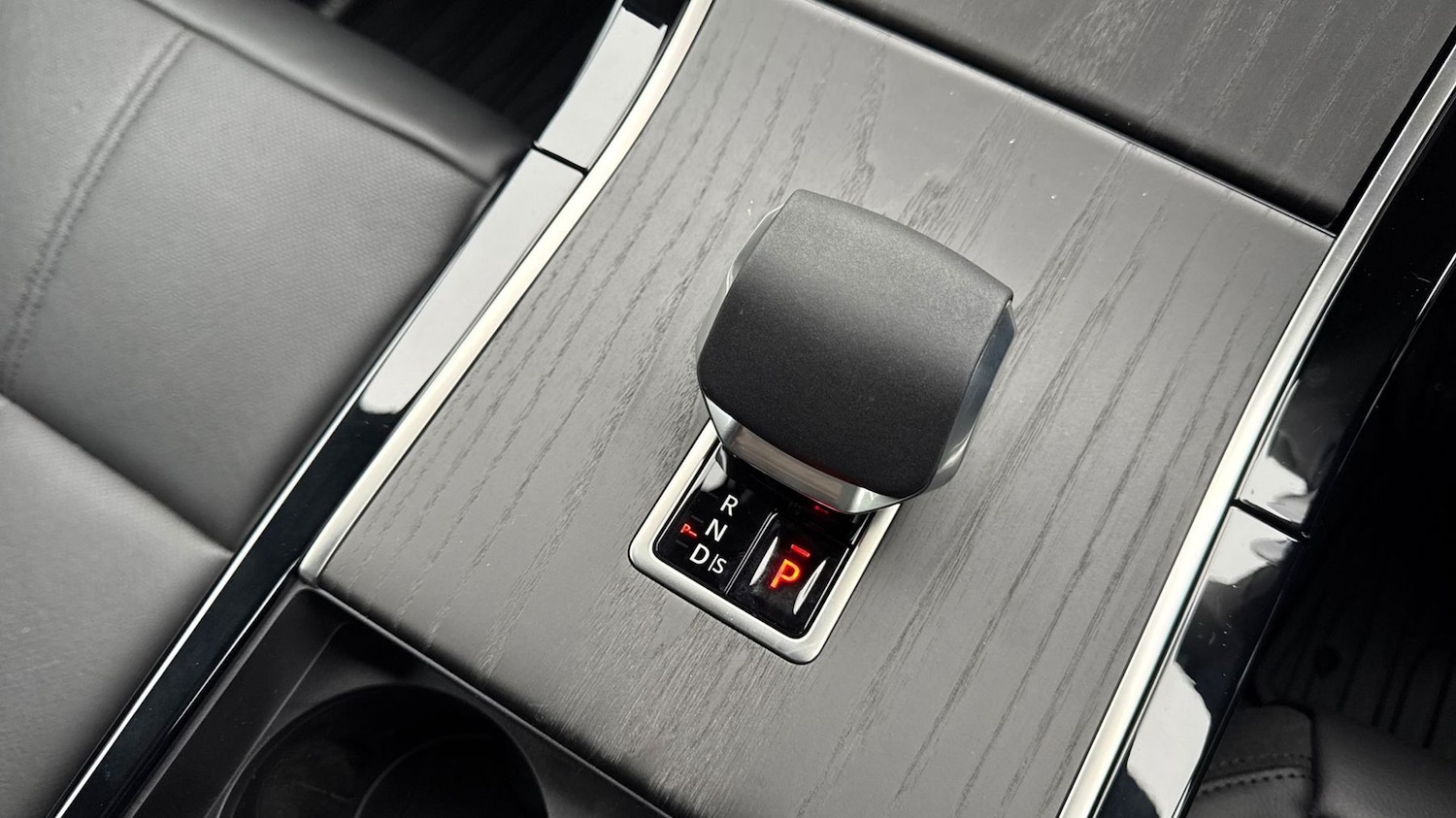 Used Land Rover Range Rover Velar 2026 for sale - 77457377: Photo 13