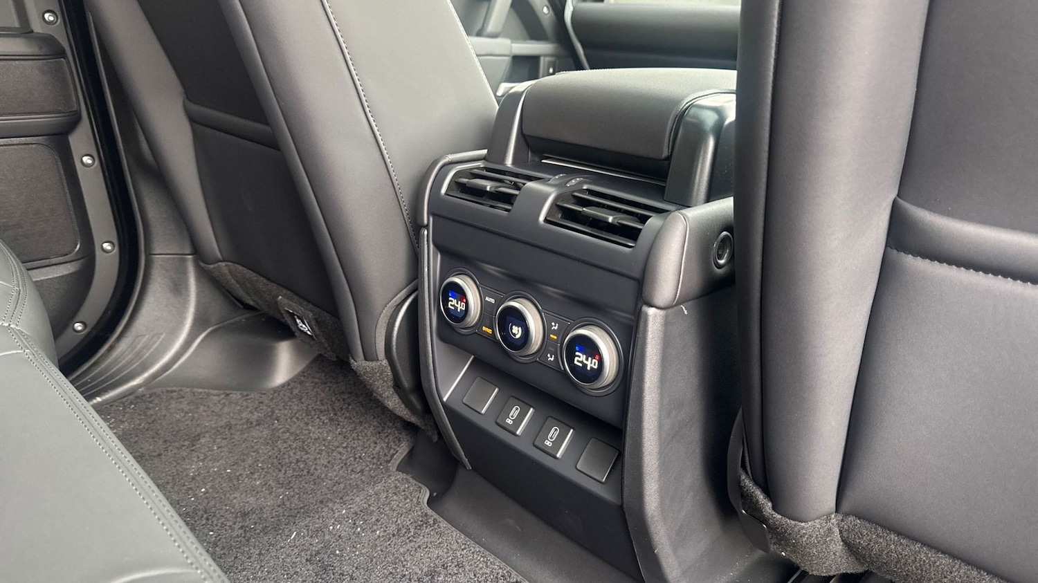 Used Land Rover Defender 2025 for sale - 78008611: Photo 18