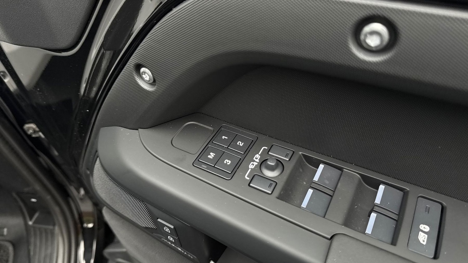 Used Land Rover Defender 2025 for sale - 78008611: Photo 25