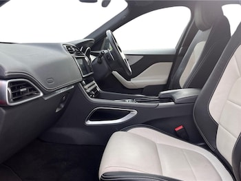 Used Jaguar F-Pace 2017 for sale - 76154339: Photo