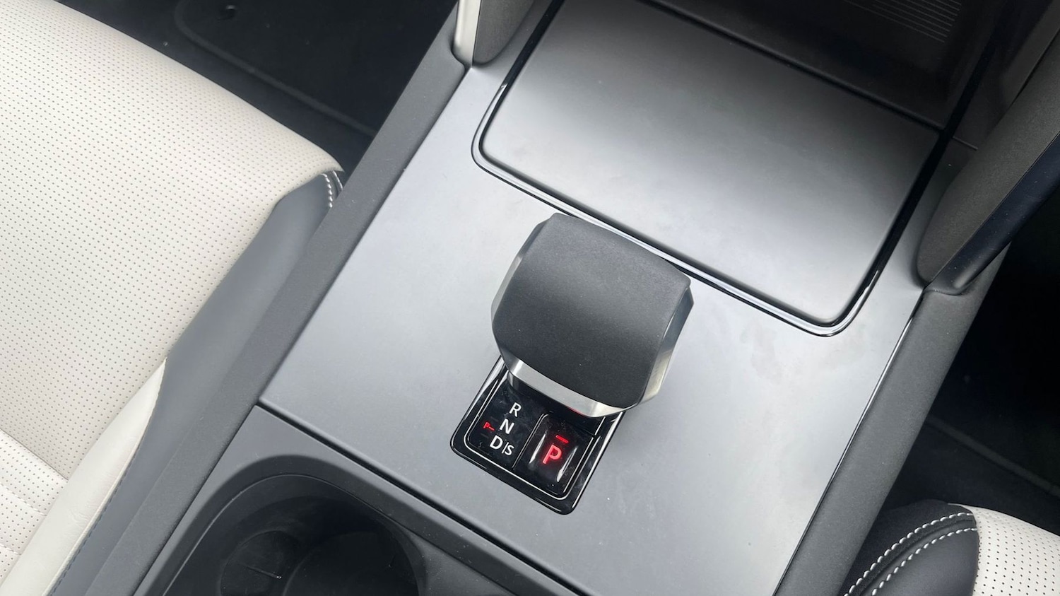 Used Land Rover Discovery Sport 2025 for sale - 77177002: Photo 13