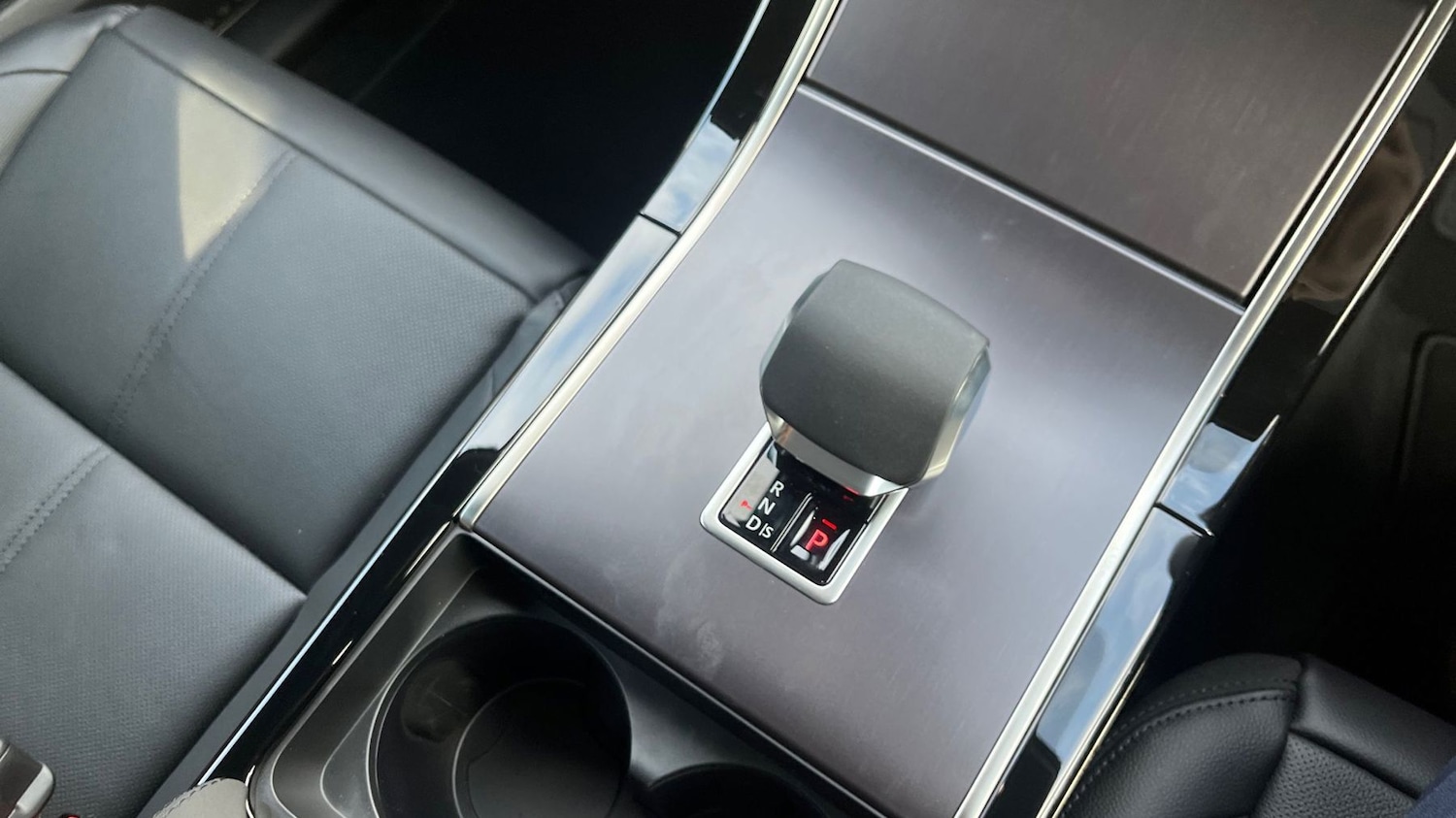 Used Land Rover Range Rover Velar 2025 for sale - 76110849: Photo 13
