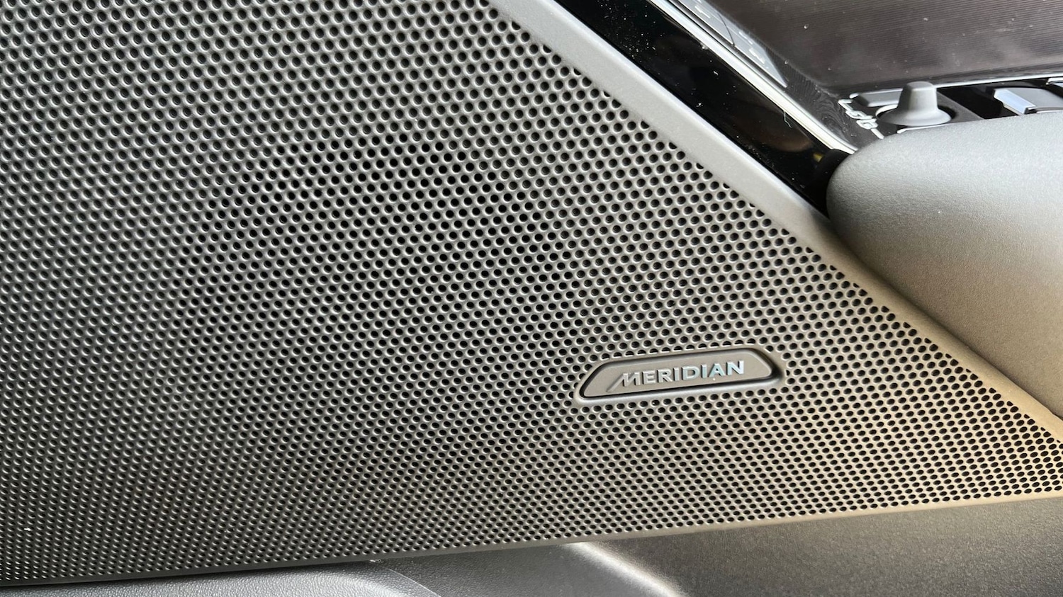 Used Land Rover Range Rover Velar 2025 for sale - 76110849: Photo 22