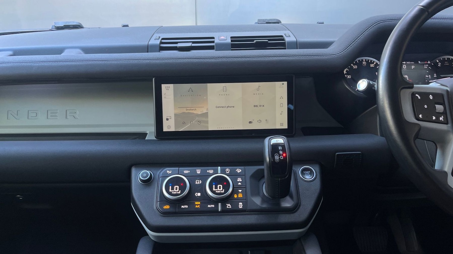 Used Land Rover Defender 2022 for sale - 76111075: Photo 14
