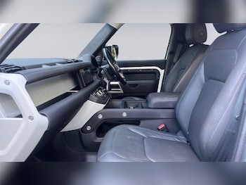 Used Land Rover Defender 2022 for sale - 76111075: Photo