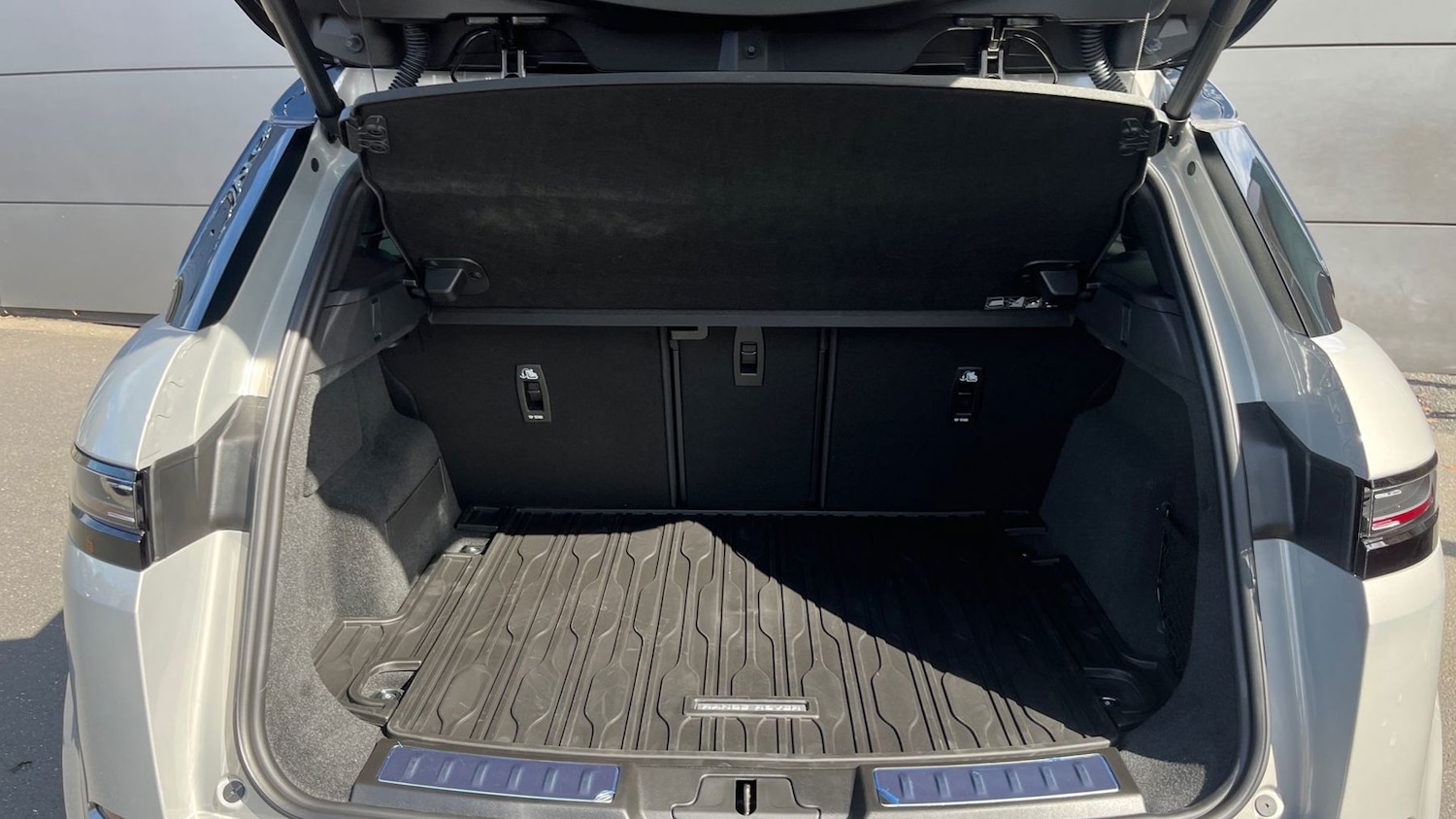 Used Land Rover Range Rover Evoque 2025 for sale - 76111564: Photo 10