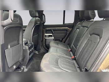 Used Land Rover Defender 90 2021 for sale - 77826170: Photo