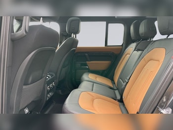 Used Land Rover Defender 2023 for sale - 79472780: Photo