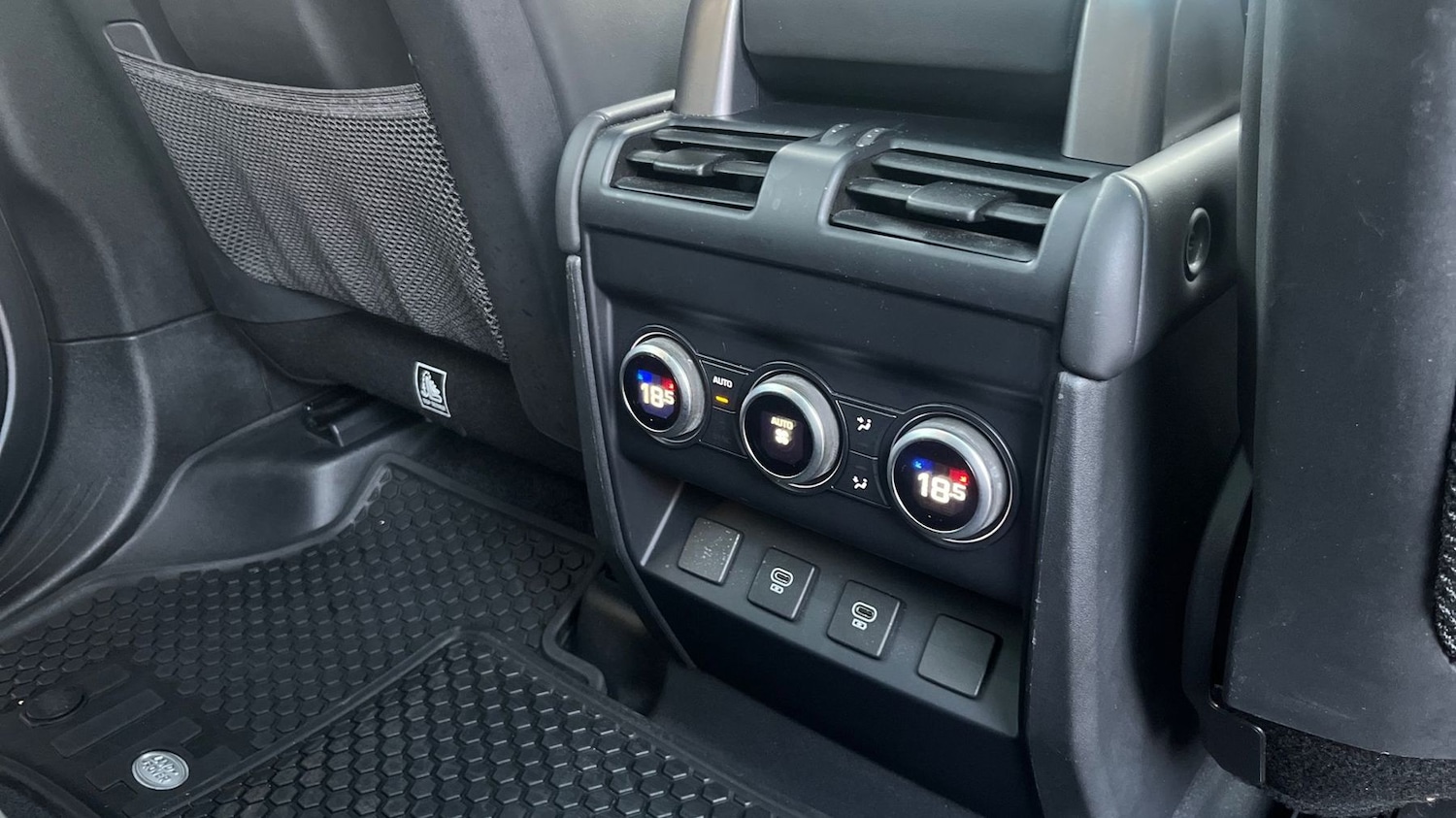 Used Land Rover Defender 2022 for sale - 76609237: Photo 18