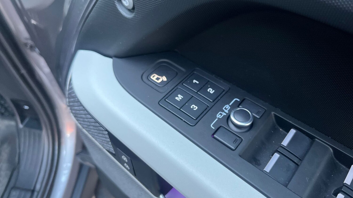 Used Land Rover Defender 2022 for sale - 76609237: Photo 25