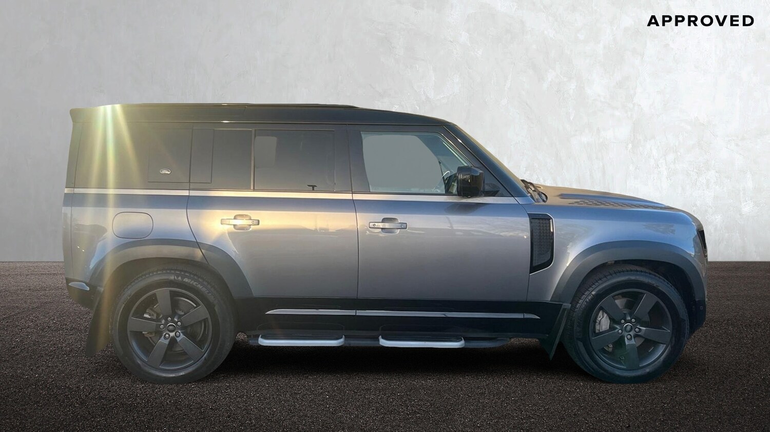 Used Land Rover Defender 2022 for sale - 76609237: Photo 5