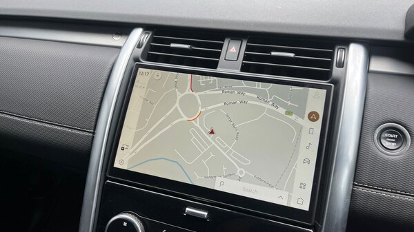 Used Land Rover Discovery 2024 for sale - 76241243: Photo 11