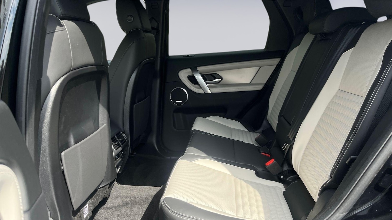 Used Land Rover Discovery Sport 2025 for sale - 76110636: Photo 4