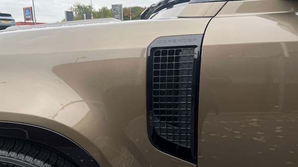 Used Land Rover Defender 2022 for sale - 76296981: Photo 20